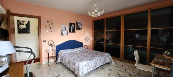 4 rooms Apartment in Genoa, Italy No. 144726 9