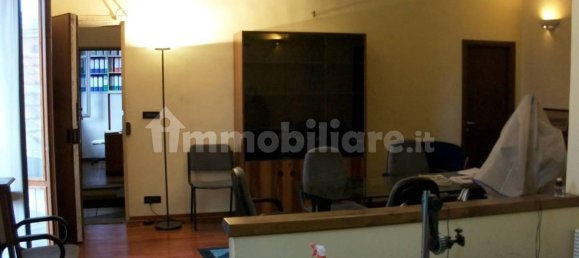 4 bedrooms Apartment in Turin, Italy No. 207147 2