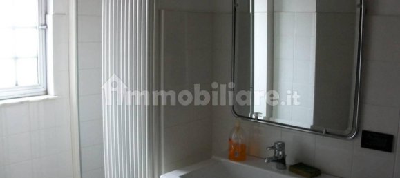 4 bedrooms Apartment in Turin, Italy No. 207147 8