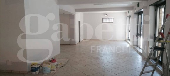 Коммерческая недвижимость с 2 комнатами в Приверно, Италия № 299672 9