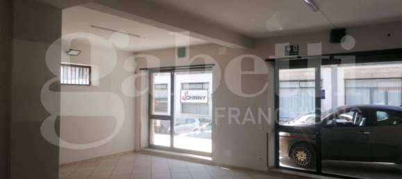 Коммерческая недвижимость с 2 комнатами в Приверно, Италия № 299672 2