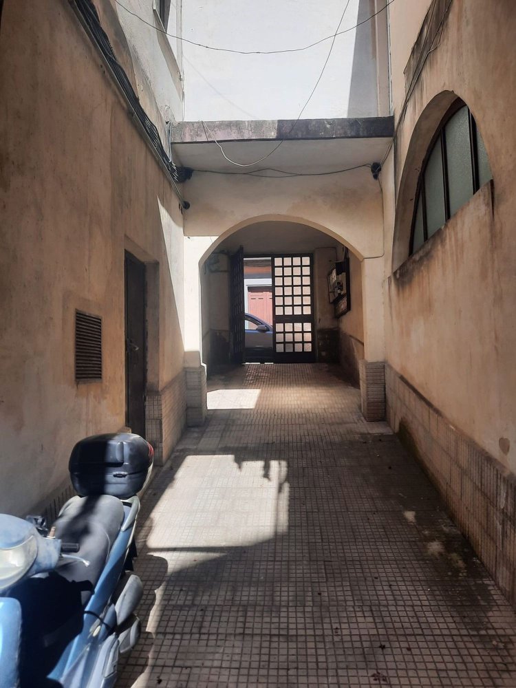 Gewerbliche Immobilie in Catania, Italy 220m², Nr. 286346