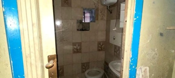 70m² Commercial property in Foggia, Italy No. 172216 8