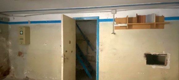 70m² Commercial property in Foggia, Italy No. 172216 4