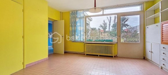 6 bedrooms House in Cambrai, France No. 57355 10