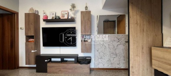 2 Schlafzimmer Wohnung in Parabiago, Italy, Nr. 310225 9