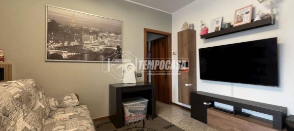 2 Schlafzimmer Wohnung in Parabiago, Italy, Nr. 310225 10