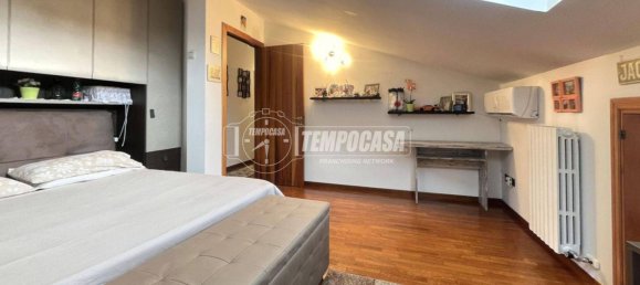 2 Schlafzimmer Wohnung in Parabiago, Italy, Nr. 310225 35