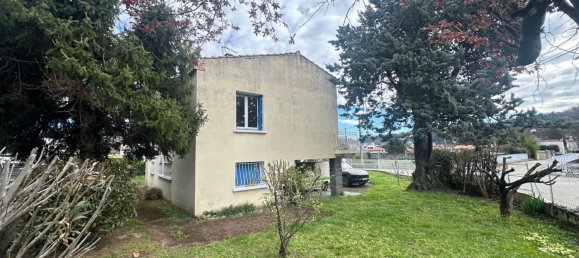 3 bedrooms House in Sainte-Colombe, France No. 199653 11