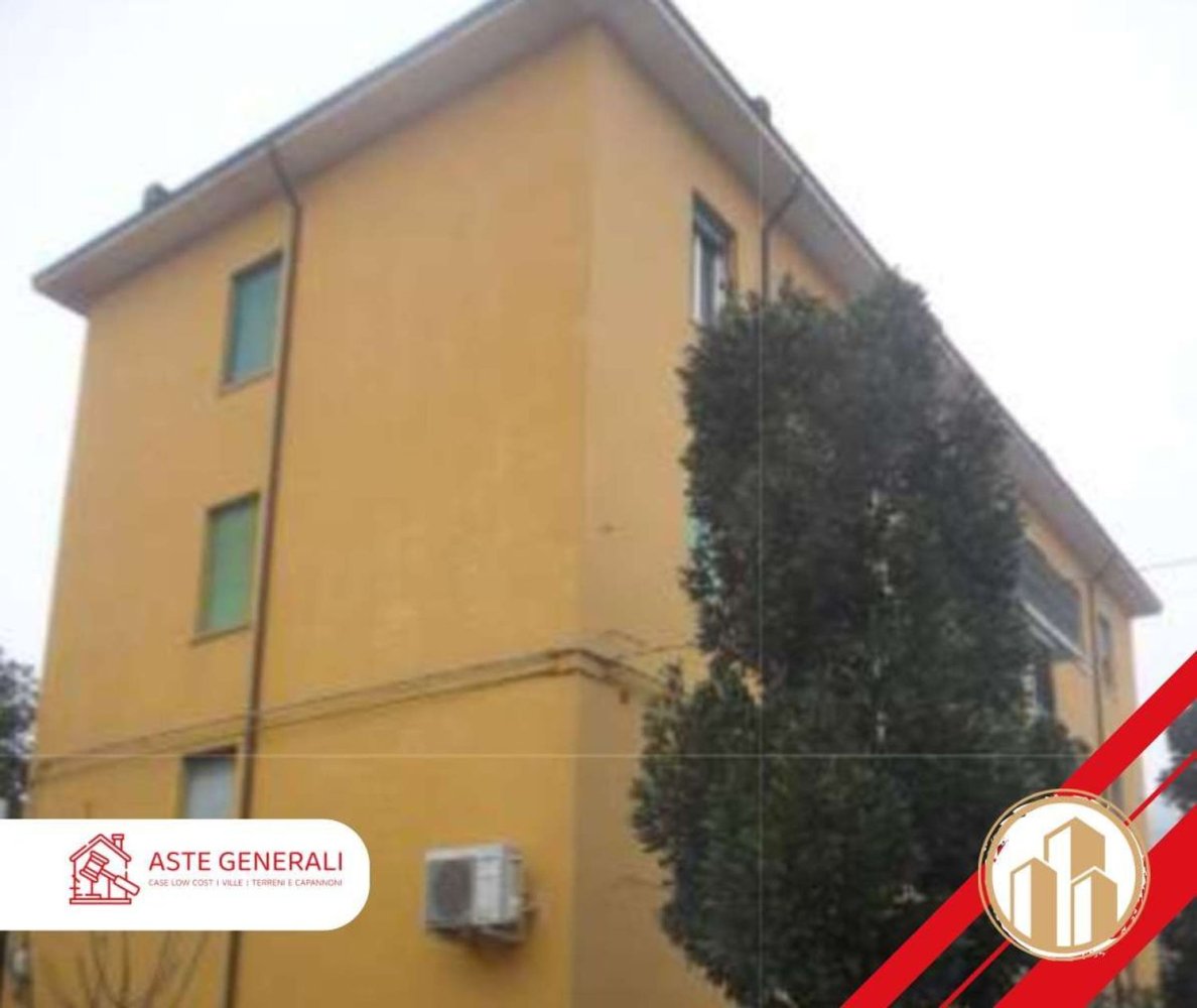 4 Schlafzimmer Wohnung in Modena, Italy, Nr. 347850