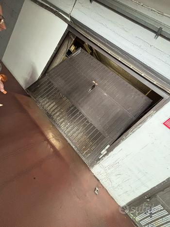 29m² Garage in Bologna, Italy No. 292221