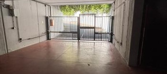 29m² Garage in Bologna, Italy No. 292221 2