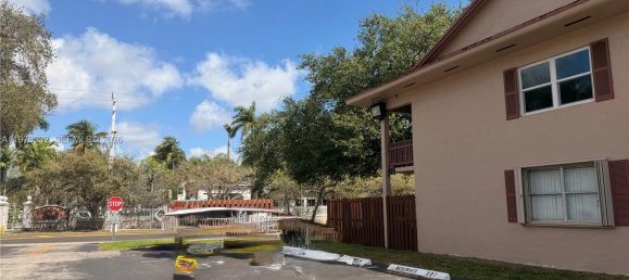 1 Schlafzimmer Gewerbliche Immobilien in Miami, USA, Nr. 615327 3