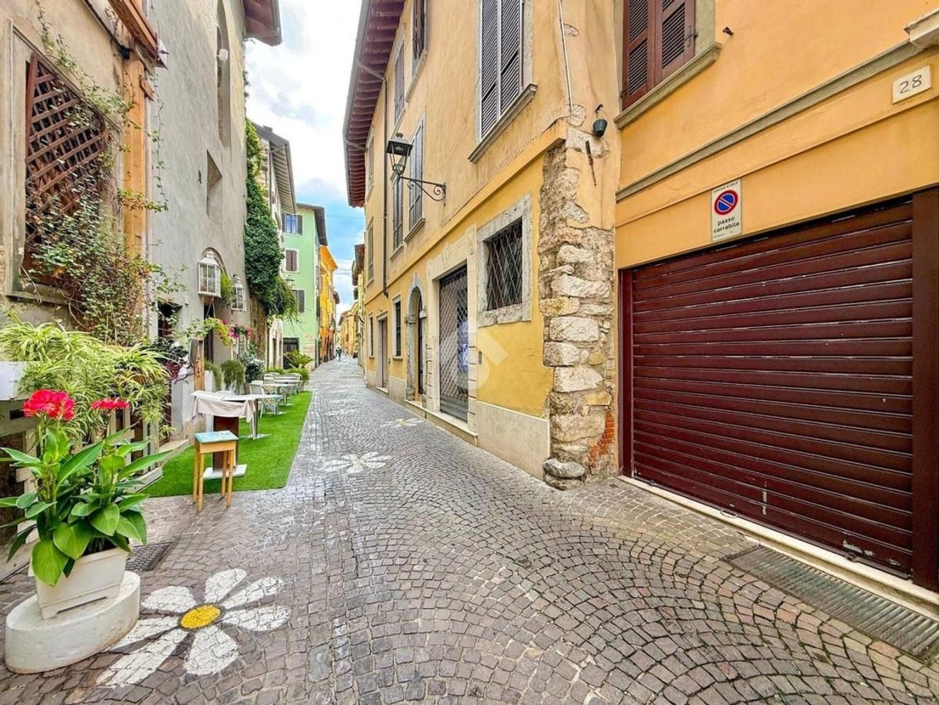 Büro in Salò, Italy 64m², Nr. 332658