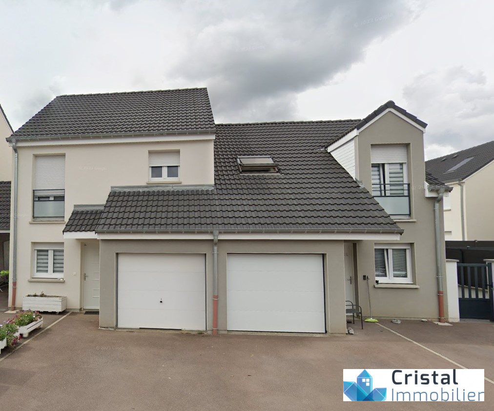 Casa de 3 dormitorios en Bertrange, France No. 86596