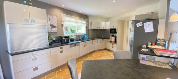 4 bedrooms House in Montlucon, France No. 346525 5