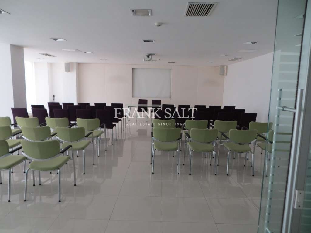 Bureau à Birkirkara, Malta 200m² No. 11823