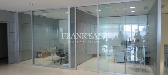 Bureau à Birkirkara, Malta 200m² No. 11823 3