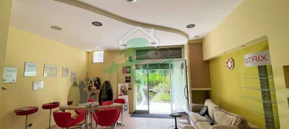1 room Commercial property in Foggia, Italy No. 14499 7