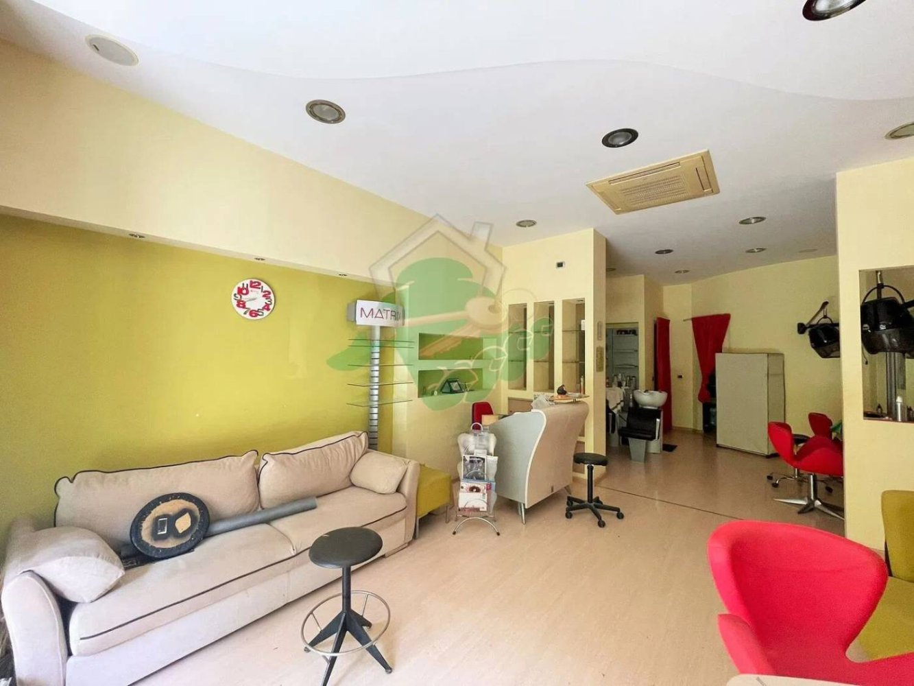 1 room Commercial property in Foggia, Italy No. 14499