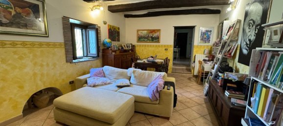 4-salle Appartement à Stroncone, Italy No. 261361 2