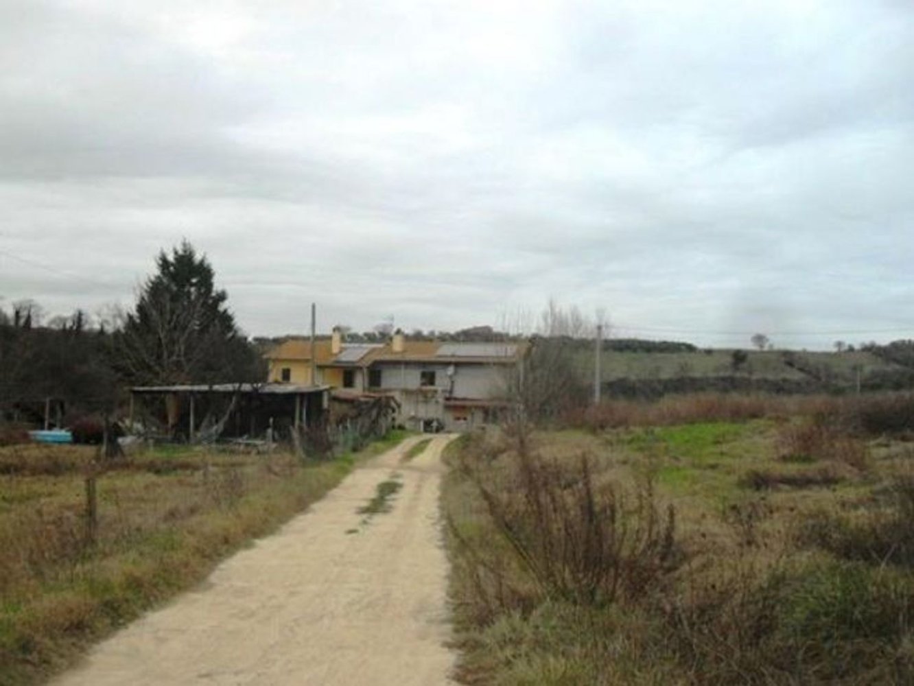 14 rooms House in Valfabbrica, Italy No. 46157