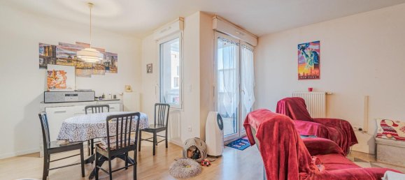 Квартира с 2 спальнями в Жуэ-ле-Тур, Франция № 45689 3