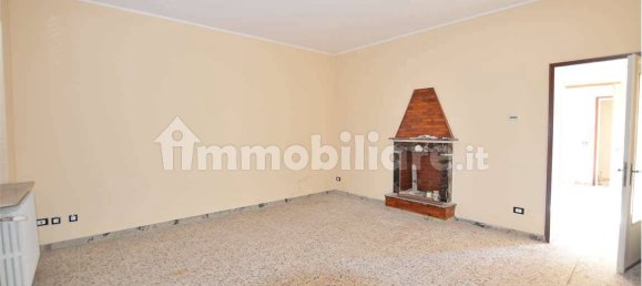 Casa T2 em Miradolo Terme, Italy N.º 15784 4
