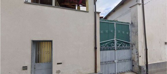 6 rooms House in Lusigliè, Italy No. 211851 3