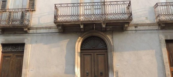 Дом с 6 комнатами в Торре де Пассери, Италия № 21800 2