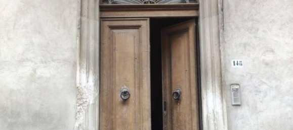 Дом с 6 комнатами в Торре де Пассери, Италия № 21800 4