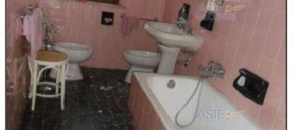 5-Zimmer Gebäude in Uzzano, Italy, Nr. 266689 7