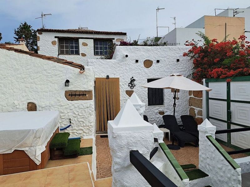 4 bedrooms House in San Miguel de Abona, Spain No. 235532