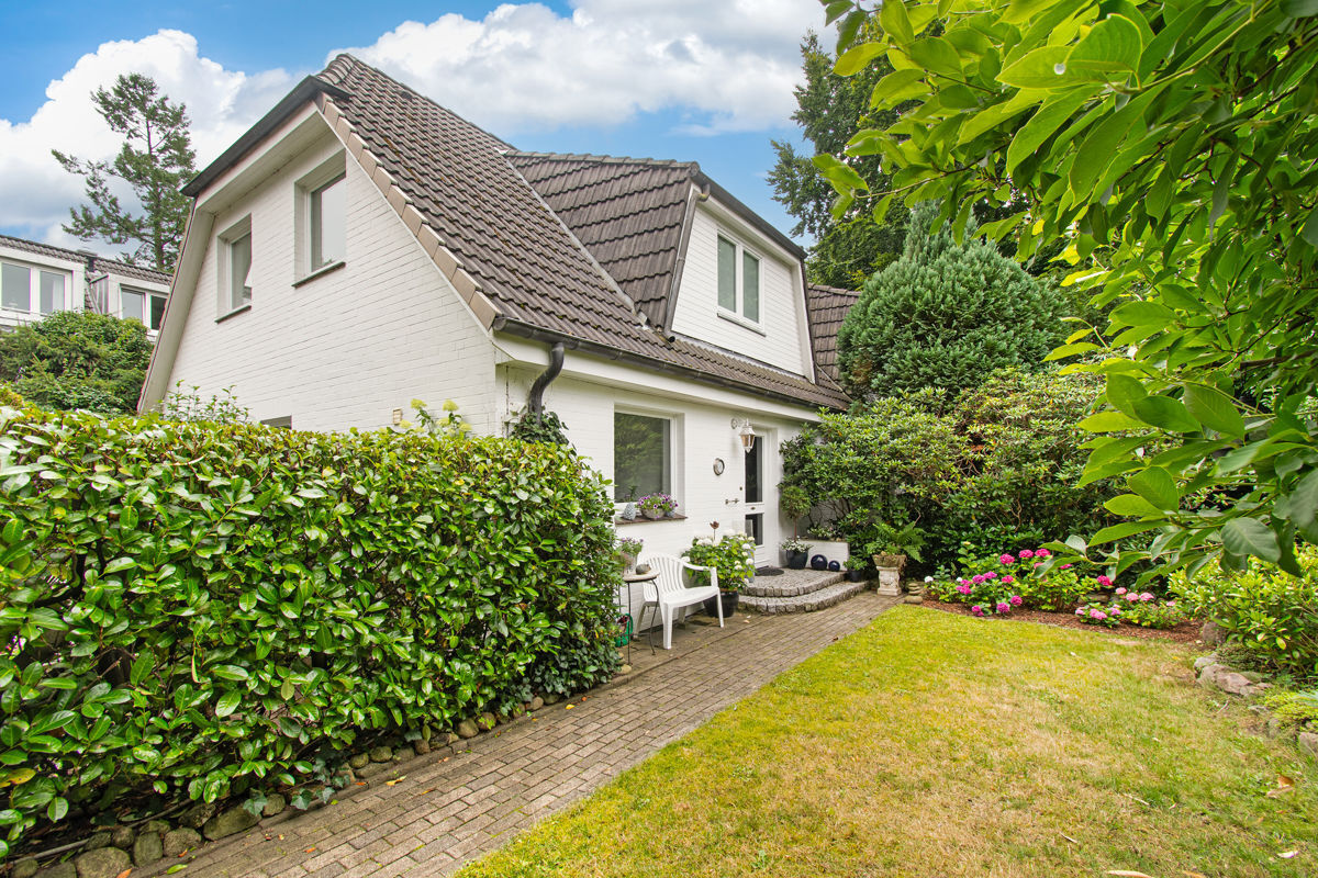 Таунхаус с 4 комнатами в Вандсбек, Германия № 243834