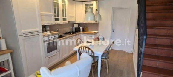Apartamento de 2 dormitorios en Campi Bisenzio, Italy No. 330100 14