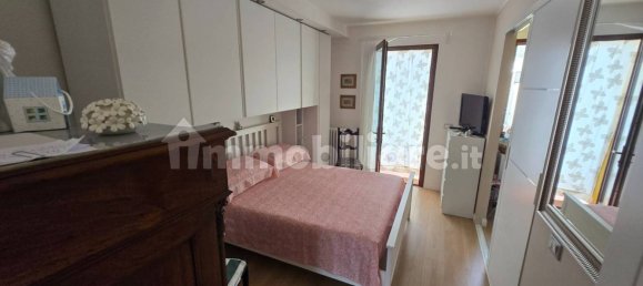 Apartamento de 2 dormitorios en Campi Bisenzio, Italy No. 330100 18
