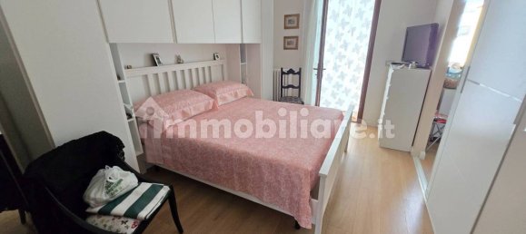 Apartamento de 2 dormitorios en Campi Bisenzio, Italy No. 330100 15