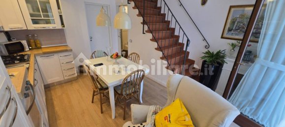 Apartamento de 2 dormitorios en Campi Bisenzio, Italy No. 330100 10