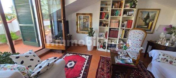 Apartamento de 2 dormitorios en Campi Bisenzio, Italy No. 330100 5