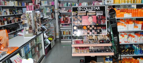 75m² Commercial property in Anzio, Italy No. 71891 8