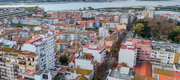 Gewerbliche Immobilie in Barreiro, Portugal 566m², Nr. 297026 7