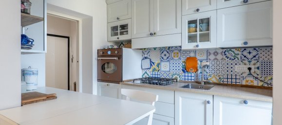 3 rooms Apartment in Florence, Italy No. 12748 11