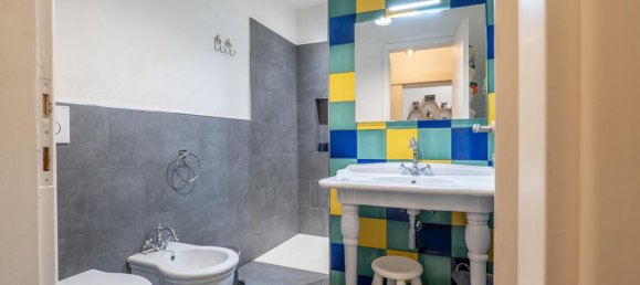3 rooms Apartment in Florence, Italy No. 12748 32