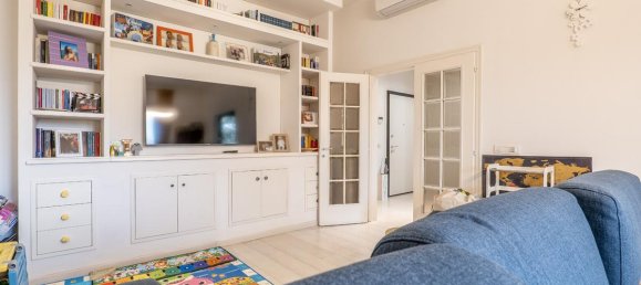 3 rooms Apartment in Florence, Italy No. 12748 7