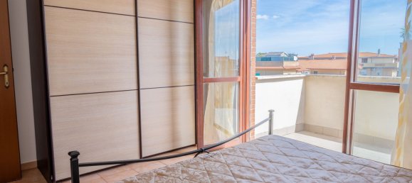 2 chambres Appartement à Fiumicino, Italy No. 335487 6