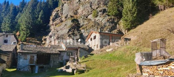 2 bedrooms House in Chiesa in Valmalenco, Italy No. 145256 3