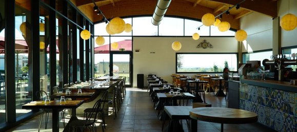 95m² Warehouse in Viareggio, Italy No. 62727 3