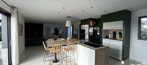 5 bedrooms House in Longue-Jumelles, France No. 359184 4