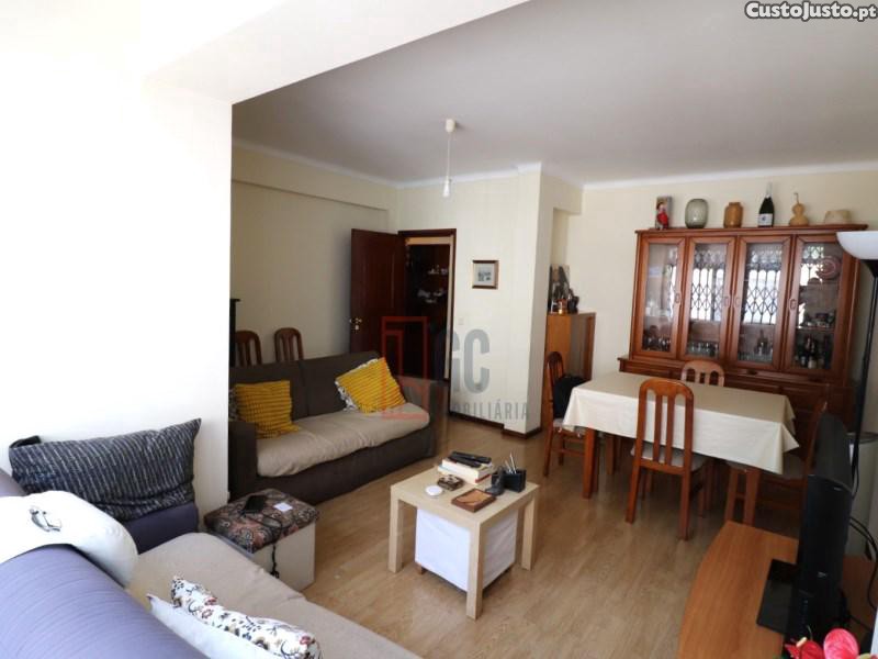 3 bedrooms Apartment in Porto, Portugal No. 304946