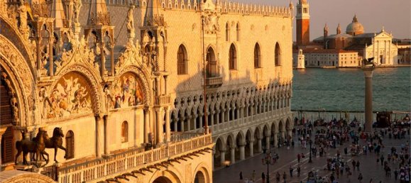 2 rooms Commercial property in Venice, Italy No. 61537 3